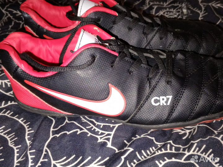 Футбольные бутсы найк 39 размер (маломерят)