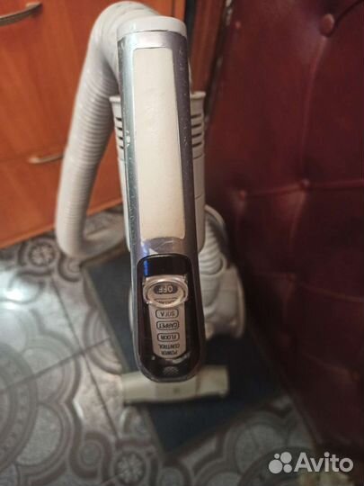 Пылесос топовой модели LG компрессор 2000W