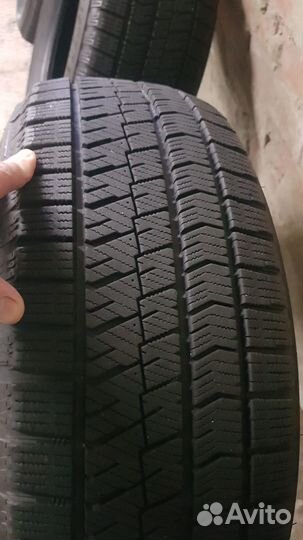 Bridgestone Blizzak VRX2 215/60 R16 95Q