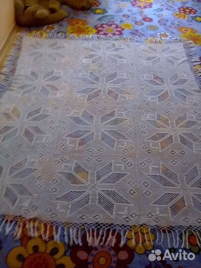 Скатерть, связанная крючком