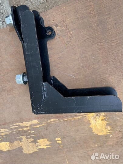 Кронштейн запаски усиленный под замок Газель