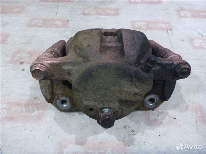 Суппорт передний правый Toyota Rav4 ASA44 2arfe