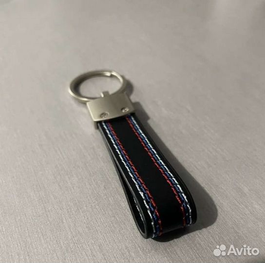 Брелок BMW /M, AMG под карбон, строчка