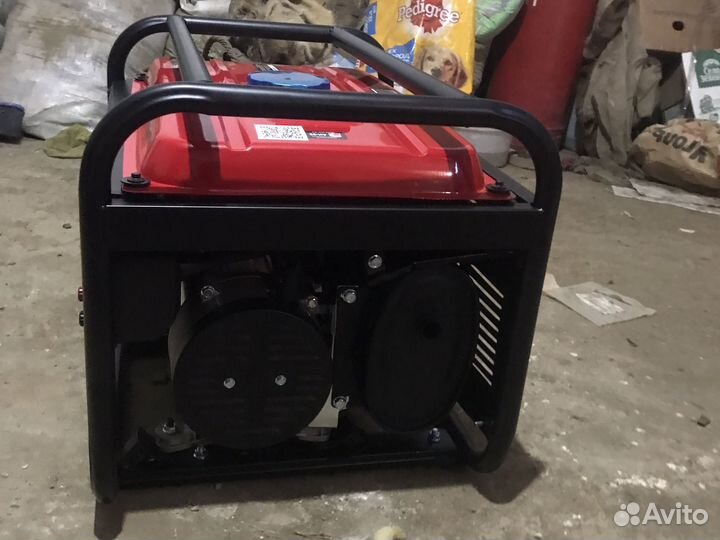 Бензиновый генератор