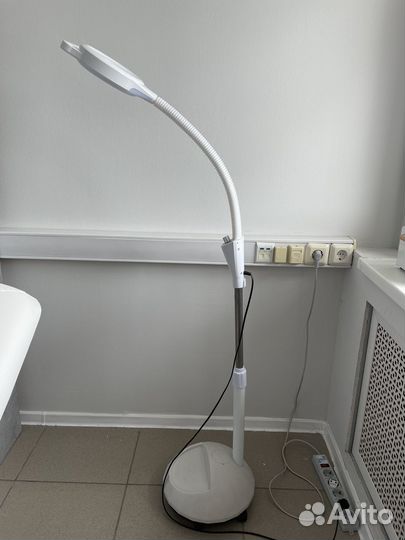 Лампа-лупа косметологическая