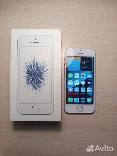iPhone SE, 32 ГБ