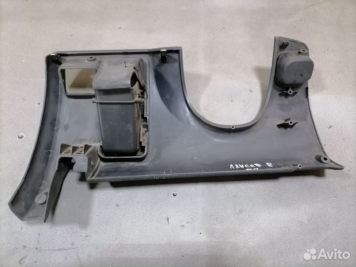 Накладка торпеды под рул.колонк Mitsubishi Carisma