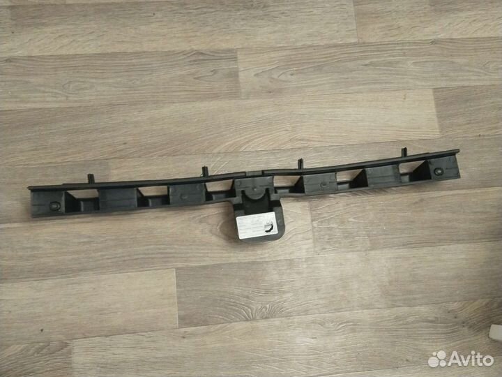 Кронштейн заднего бампера Ford Focus 3 хэтчбек