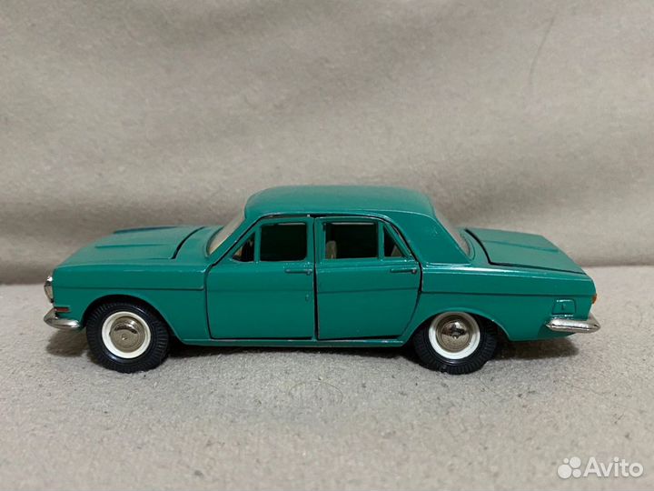 Модель автомобиля волга газ 24 СССР 1:43