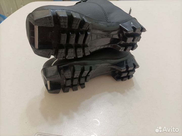 Лыжные ботинки детские 28 размер