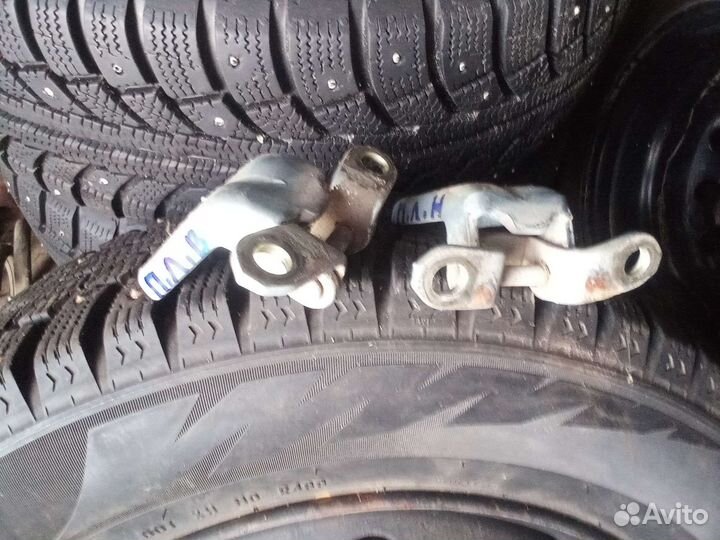 Nissan almera n16 петли передней левой двери