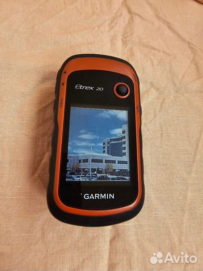 Навигатор Garmin Etrex 20