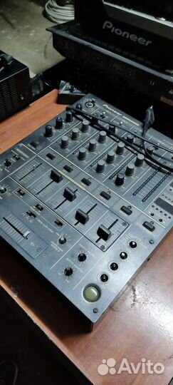 Микшер Pioneer DJM и пара DJ-400
