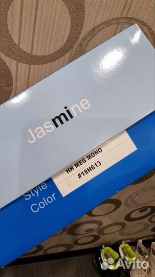 Женский парик новый натуральный Jasmine жасмин