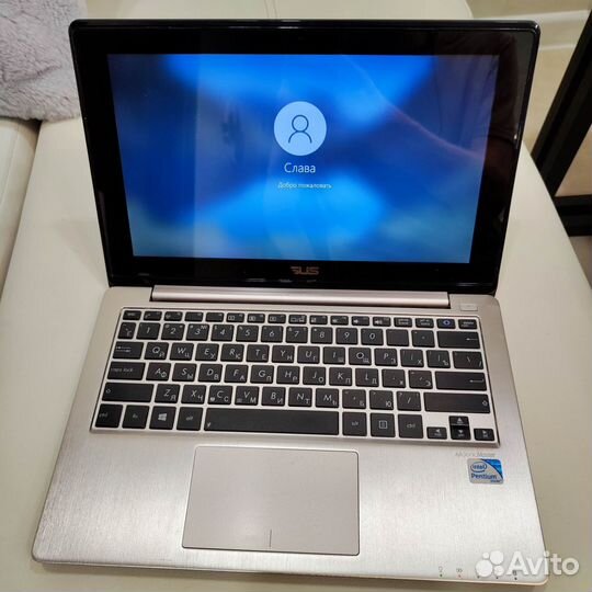 Ноутбук с сенсорным экраном Asus S200E