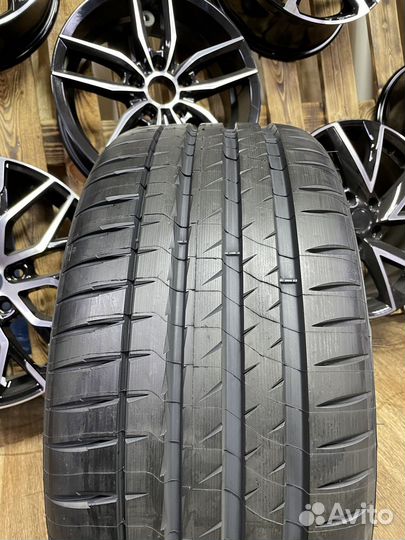 Michelin Pilot Sport 4 S 305/30 R19 102Y