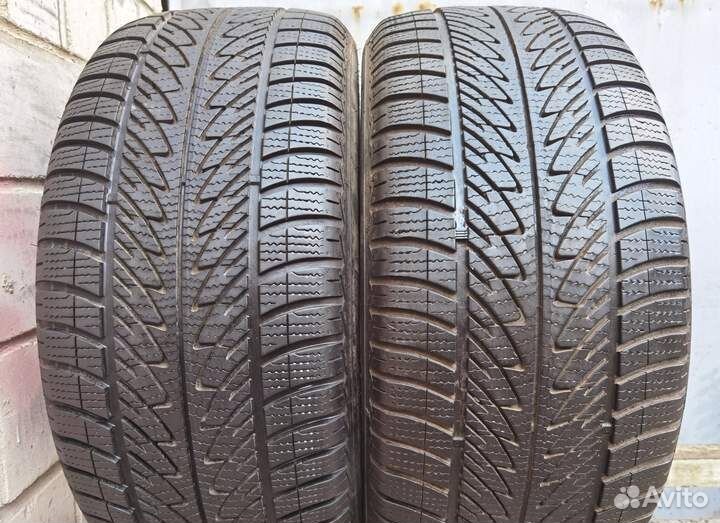 Goodyear UltraGrip 245/45 R17 99V
