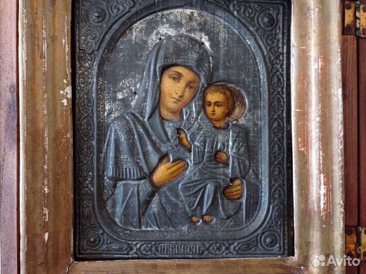 Старинная икона Иверская божья матерь в киоте