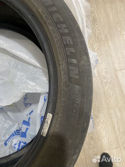 Michelin Pilot Sport 4 225/45 R17 94Y