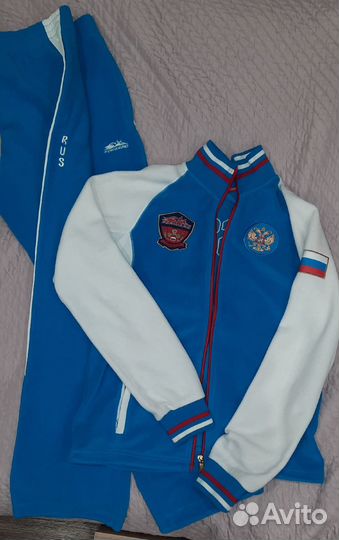 Спортивный костюм женский