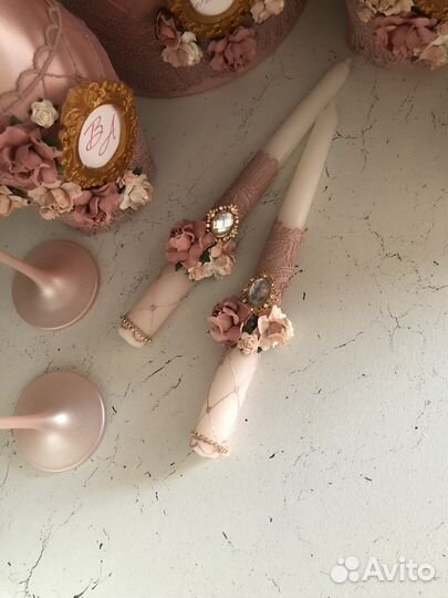 Свадебные фужеры и шампанское