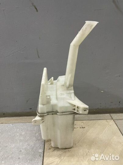 Бачок стеклоомывателя Toyota Avensis T250