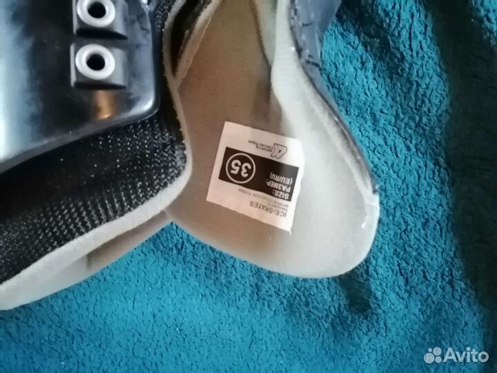 Коньки хоккейные 35р