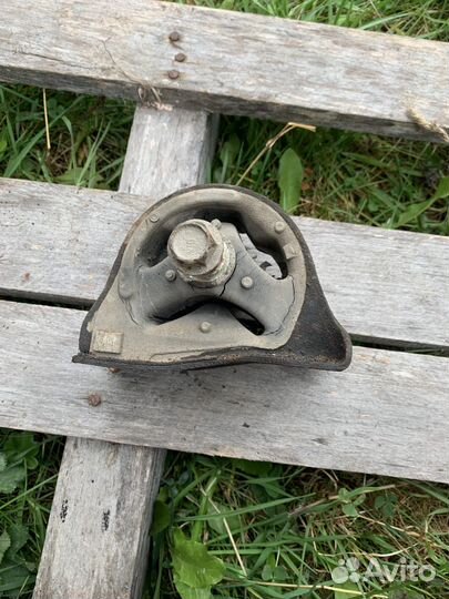 Задняя опора двигателя Honda Civic 6