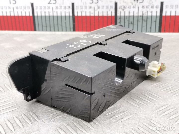 Дисплей информационный Mitsubishi Colt