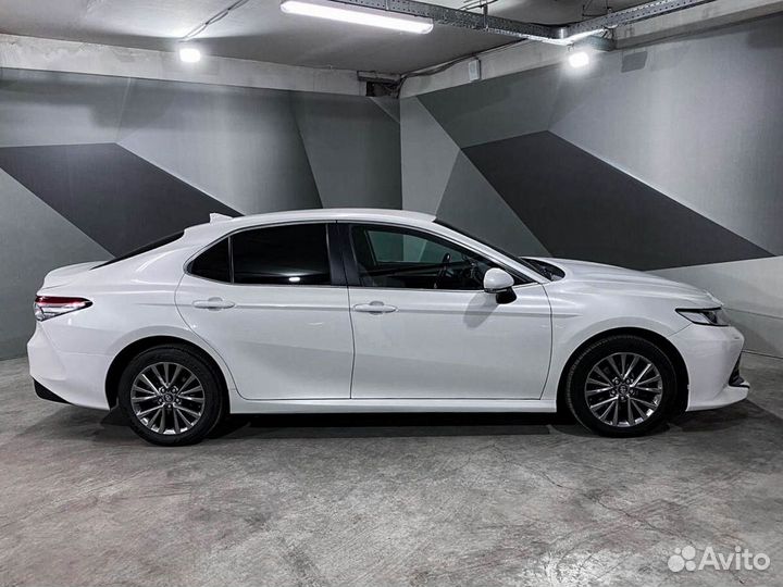 Toyota Camry 2.5 AT, 2019, 60 000 км