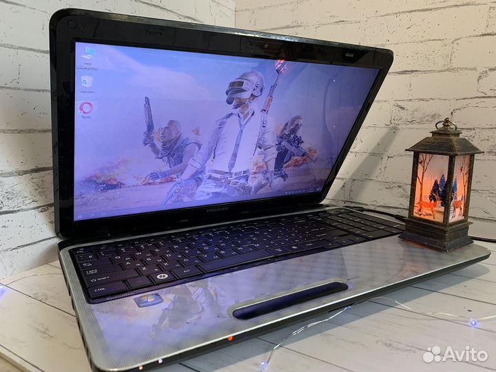 Игровой ноутбук Toshiba i5/4ядра/GT 525M/500gb