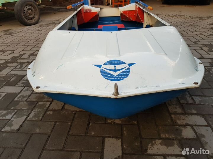 Лодка Романтика