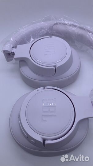 Беспроводные наушники JBL Tune 700 BT