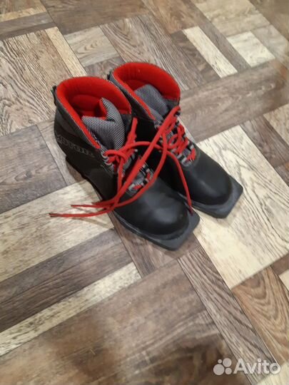 Лыжные ботинки