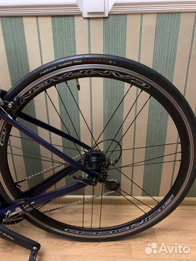 Шоссейные колеса Campagnolo Scirocco 35