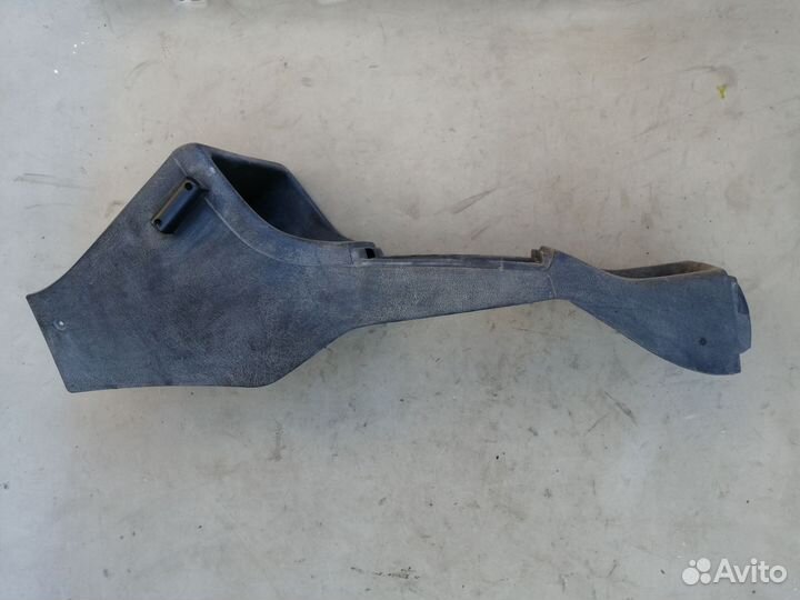 Консоль между сидениями для VW Vento 1991-1997