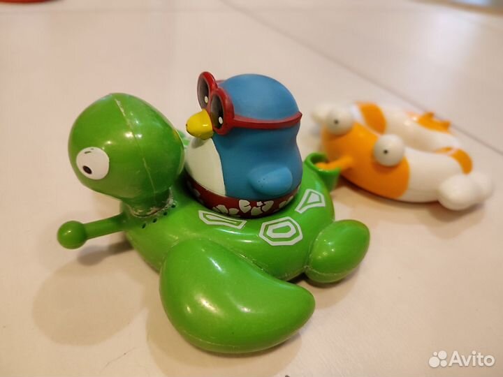 Игрушки для купания в ванной