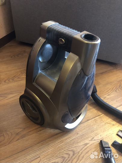 Пылесос Dirt Devil Centrixx M1892