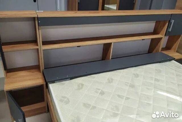 Кровать