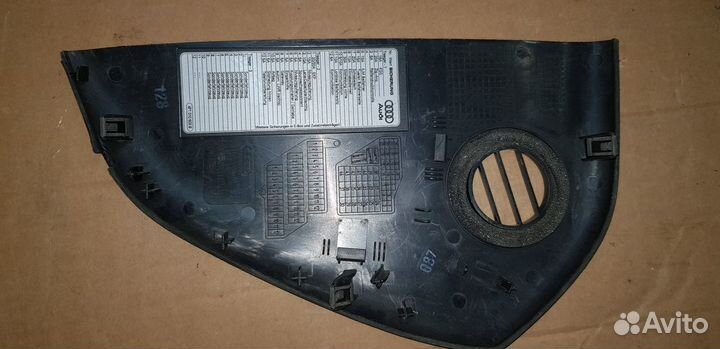 Audi A6 (C6) Заглушка панели приборов 2004-11 год