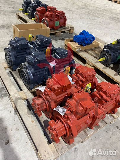 Основной насос Hitachi ZX200-3F 9262319