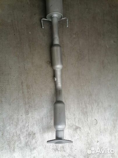 Приёмная труба с резонатором Тойота Приус