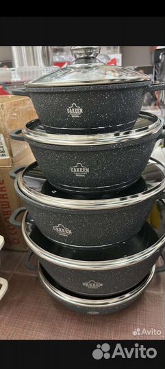 Набор кастрюль