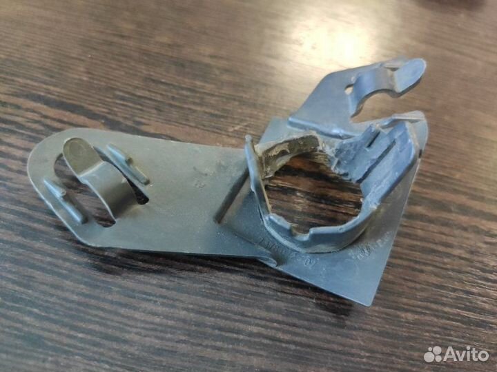 Кронштейн датчика парковки Bmw 525I E60 N52B25AF