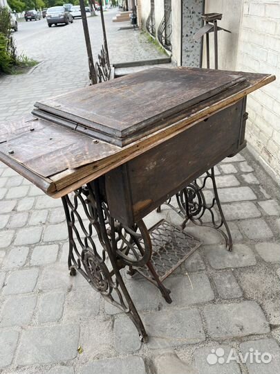 Старинная машинка Зингер станина чугун