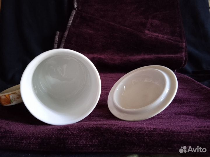 Чашка с крышкой и 2 чашки из стекла