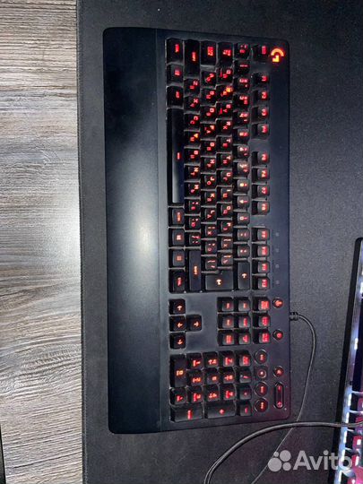 Игровая клавиатура logitech
