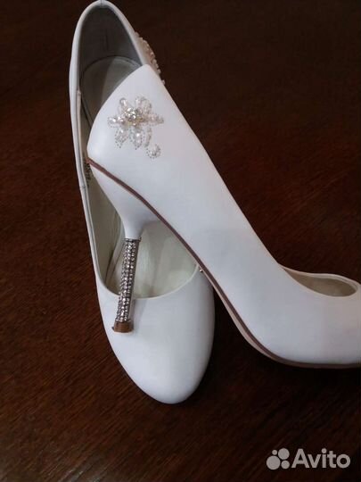 Туфли белые