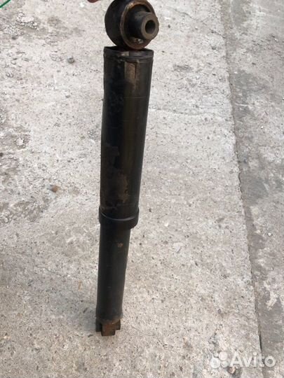 Амортизатор задний Nissan X-Trail (T31) Qashqai