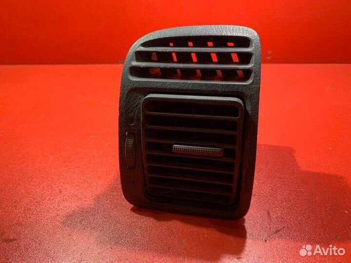 Дефлектор воздушный передний левый Honda Stream